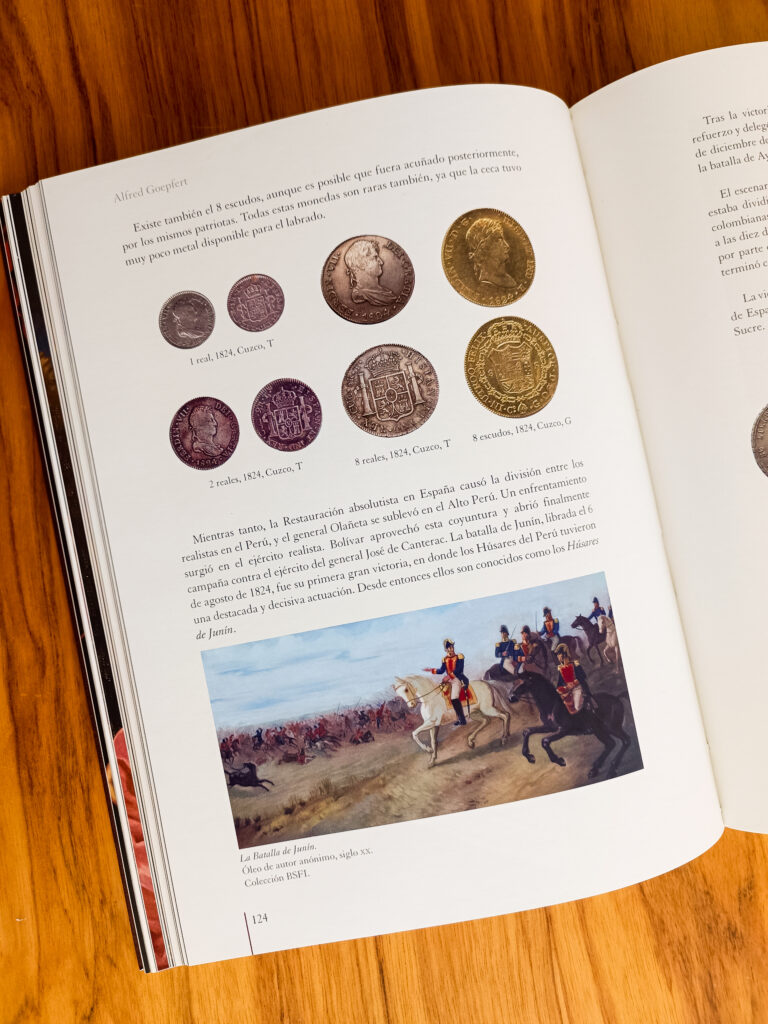 Página 124 del libro monedas del Perú de Alfred Goepfert. Se aprecia óleo de la batalla de Junín y monedas de 8 reales de Cuzco.