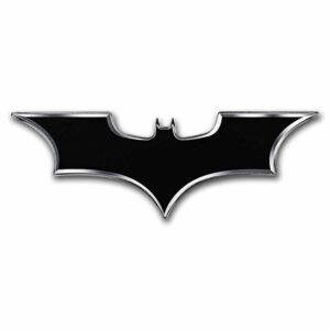 El arma de Batman con diseño de murciélago en color negro.